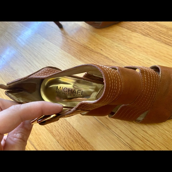 Michael Kors size 7 - Picture 4 of 5